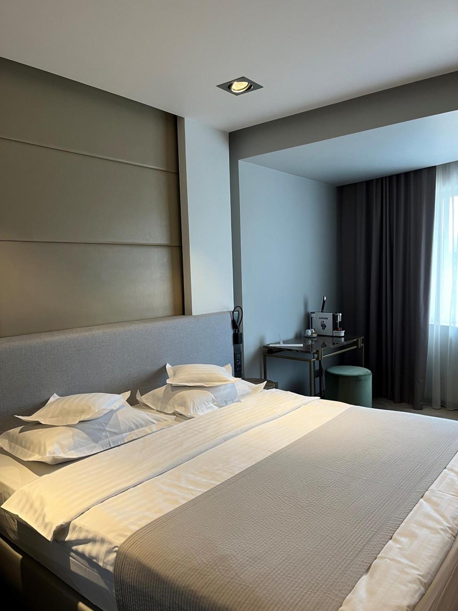 Hotel River Park Cluj-Napoca Exterior photo