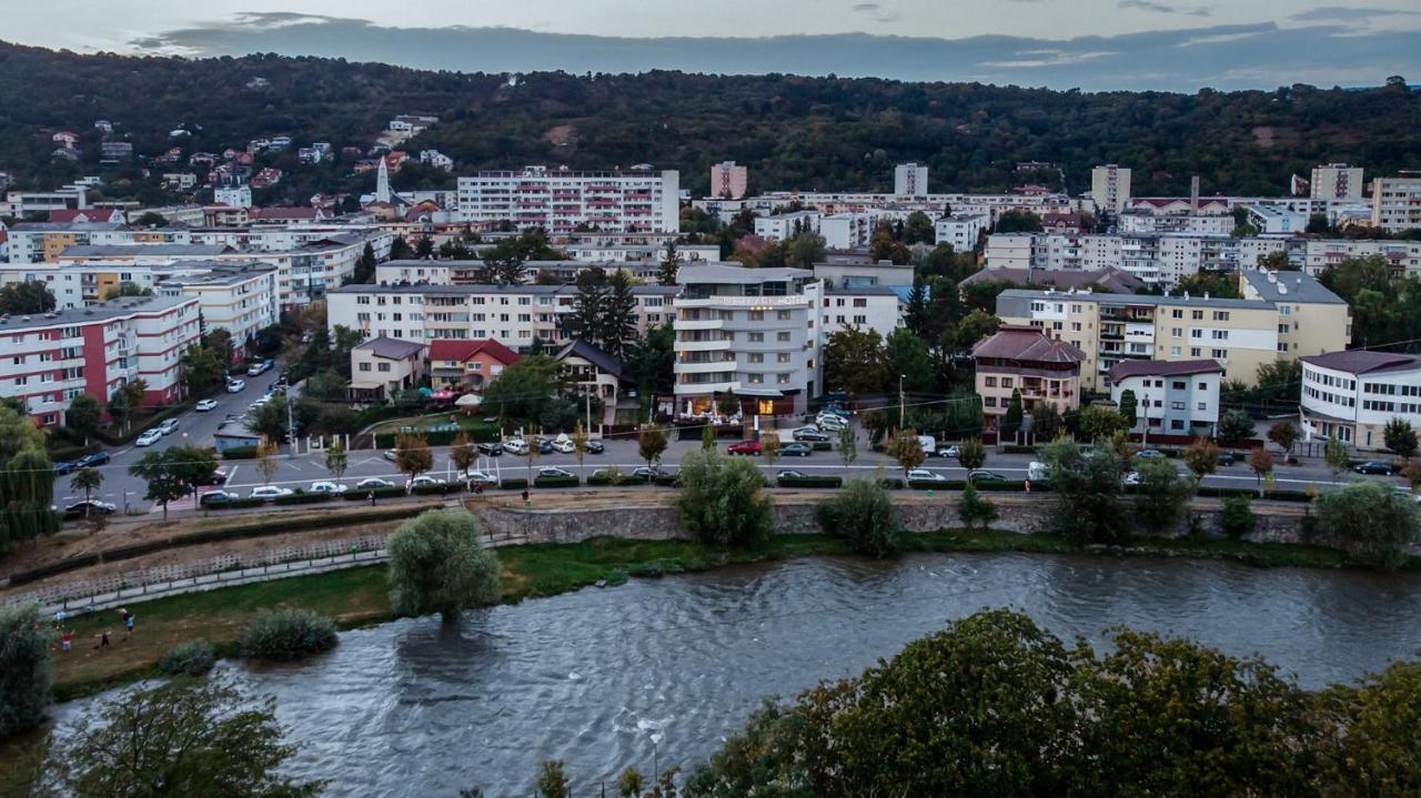 Hotel River Park Cluj-Napoca Exterior photo