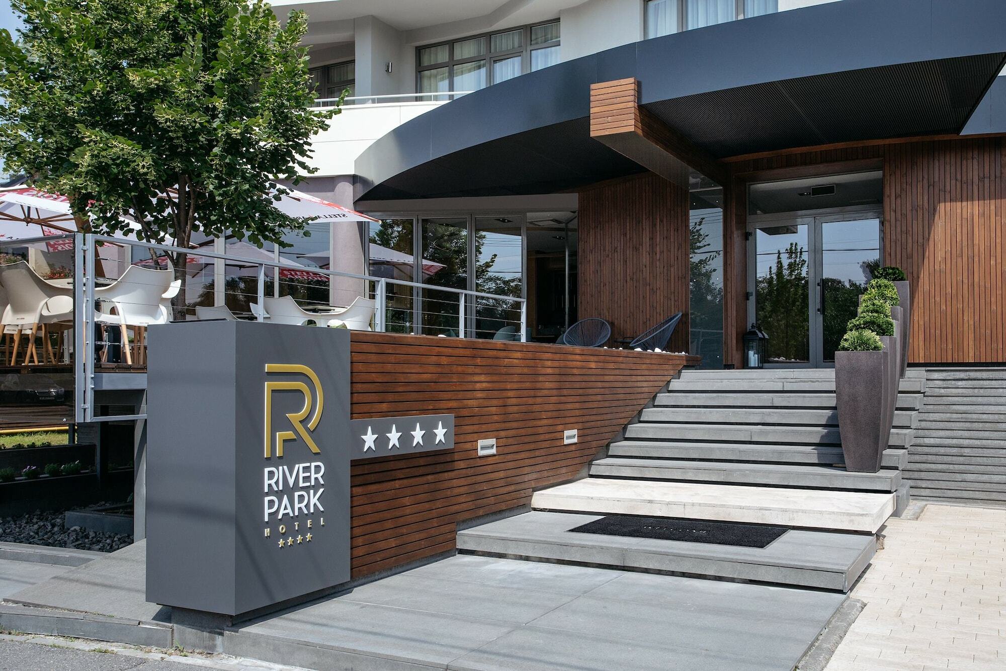 Hotel River Park Cluj-Napoca Exterior photo